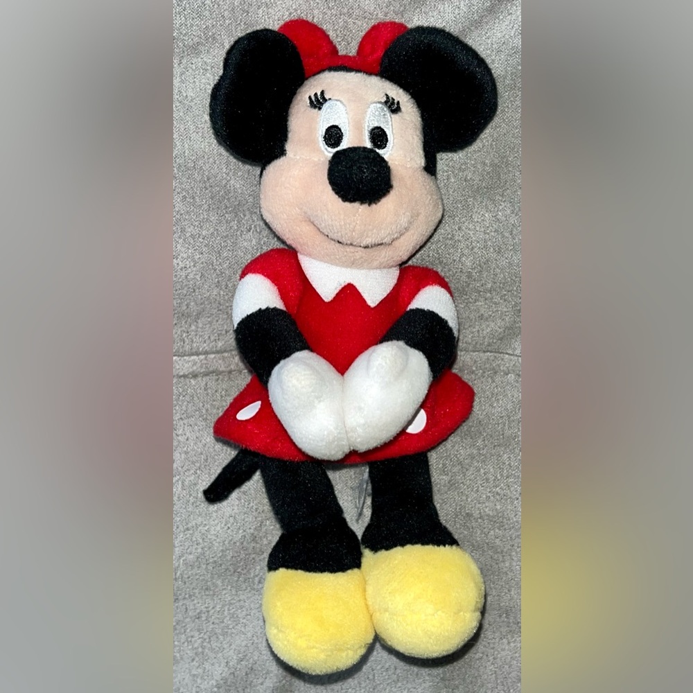 Minnie Mouse Small Plush Magnet - EXCELLENT CONDITION FROM NON-SMOKING HOME